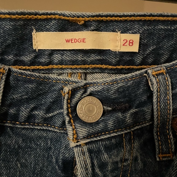 Levi’s Wedgie dark wash jeans - Picture 3 of 4